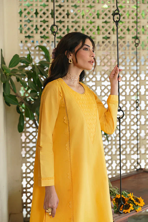 Amber Ray – Greige 2 Piece with Lace Trim & Neck Detail